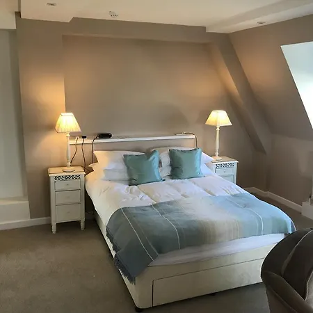 Cambridge House Bed and breakfast 4*